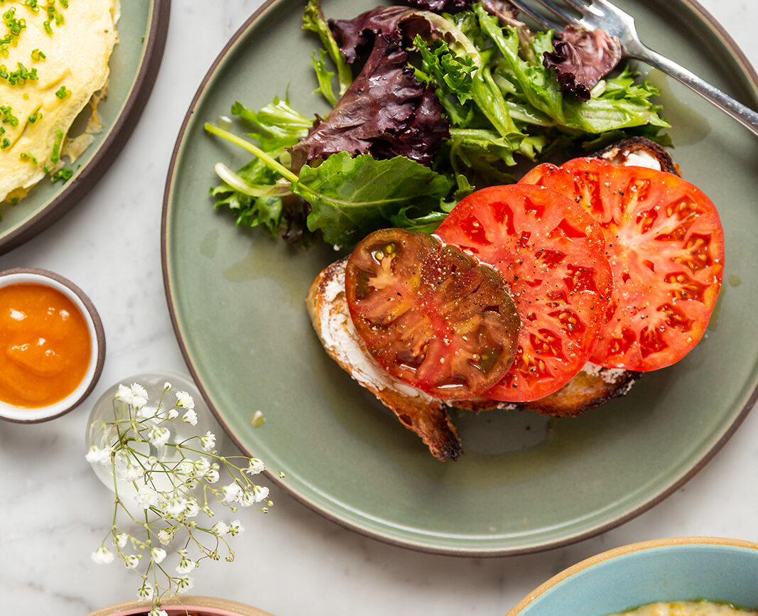 Heirloom tomato toast with omelet